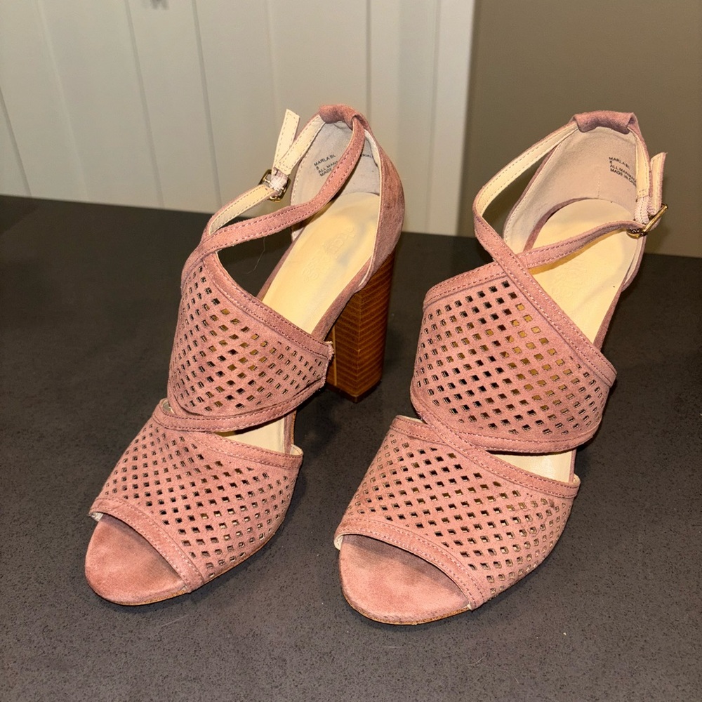 Shoedazzle women’s heels
